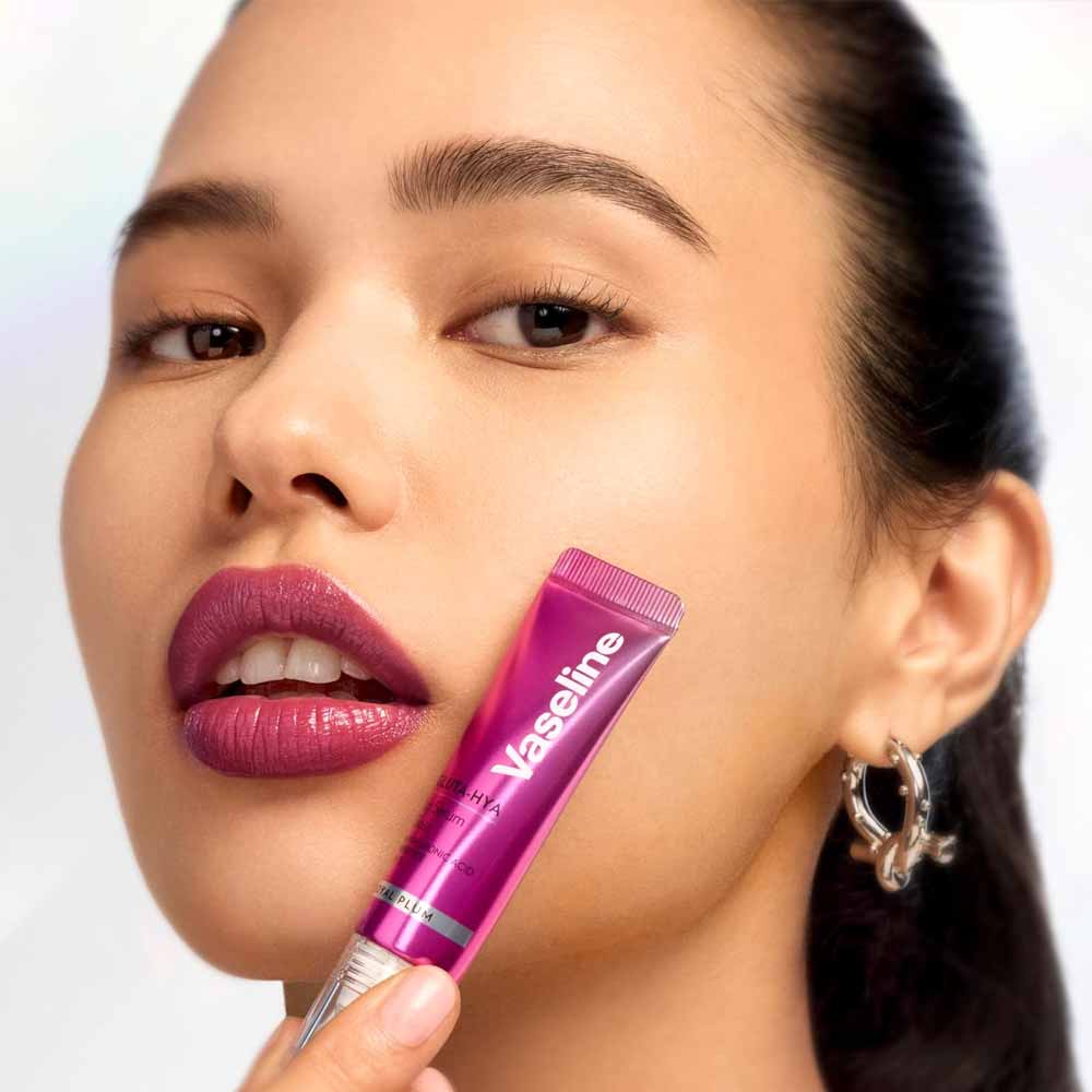 Vaseline GLUTA-HYA Serum Gloss Tinted Lip Care Royal Plum 10ml